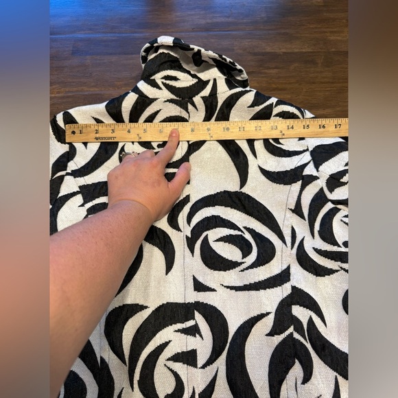 Erin London Button Up Blazer Jacket Coat Womens SZ M Black White Floral Zebra - Picture 11 of 11